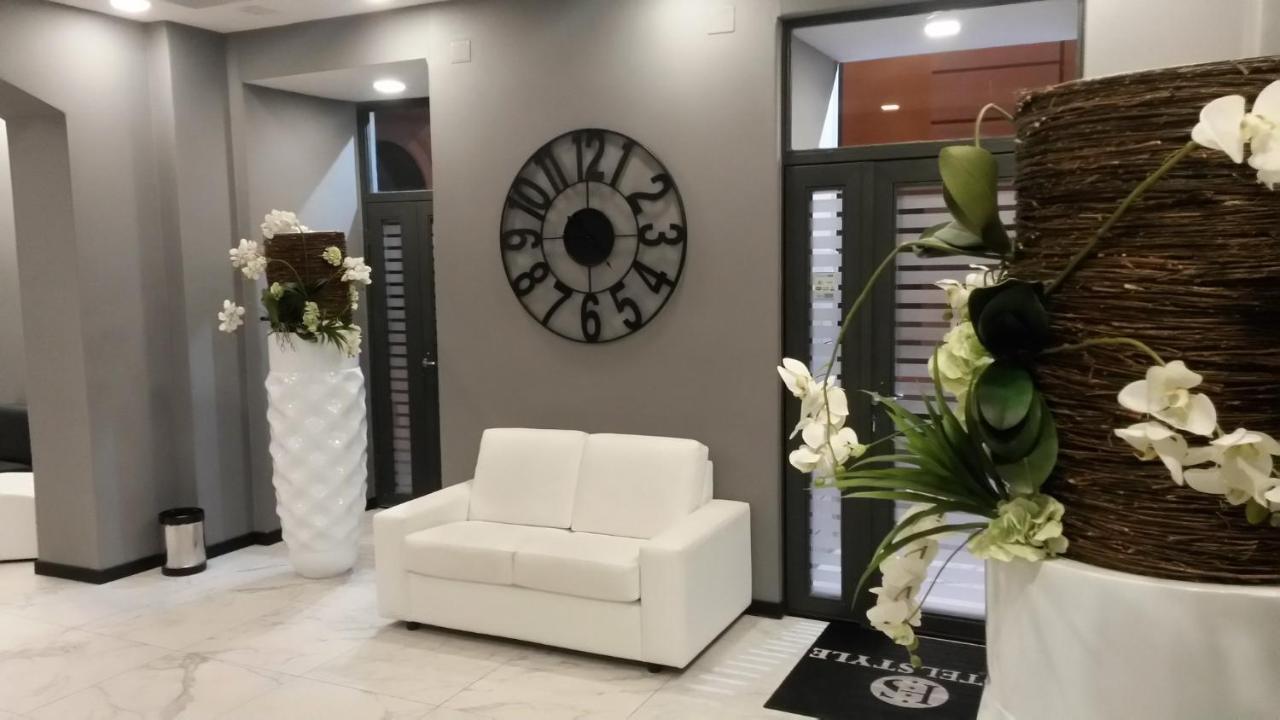 Sweet Central Hotel Касерта Екстериор снимка