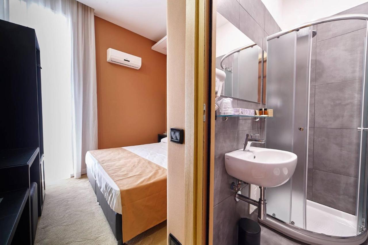 Sweet Central Hotel Касерта Екстериор снимка