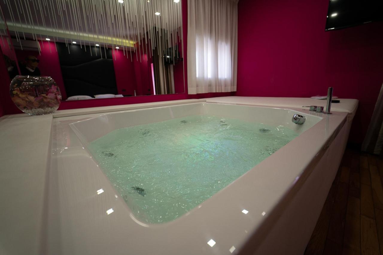 Sweet Central Hotel Касерта Екстериор снимка