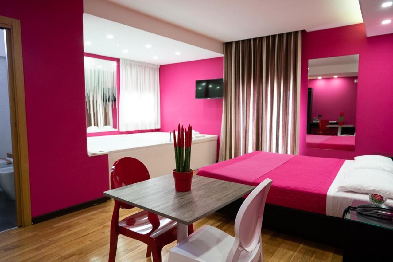 Sweet Central Hotel Касерта Екстериор снимка