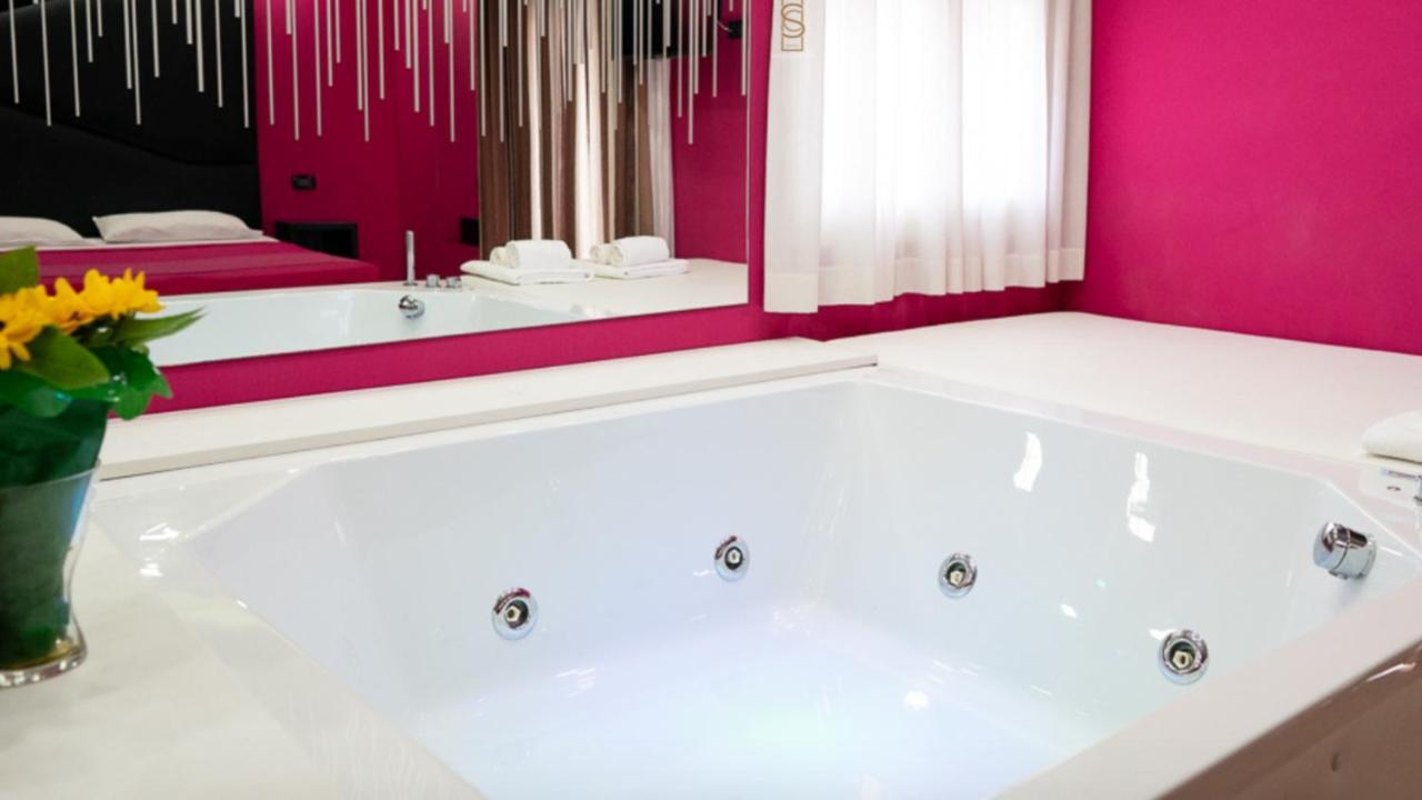 Sweet Central Hotel Касерта Екстериор снимка