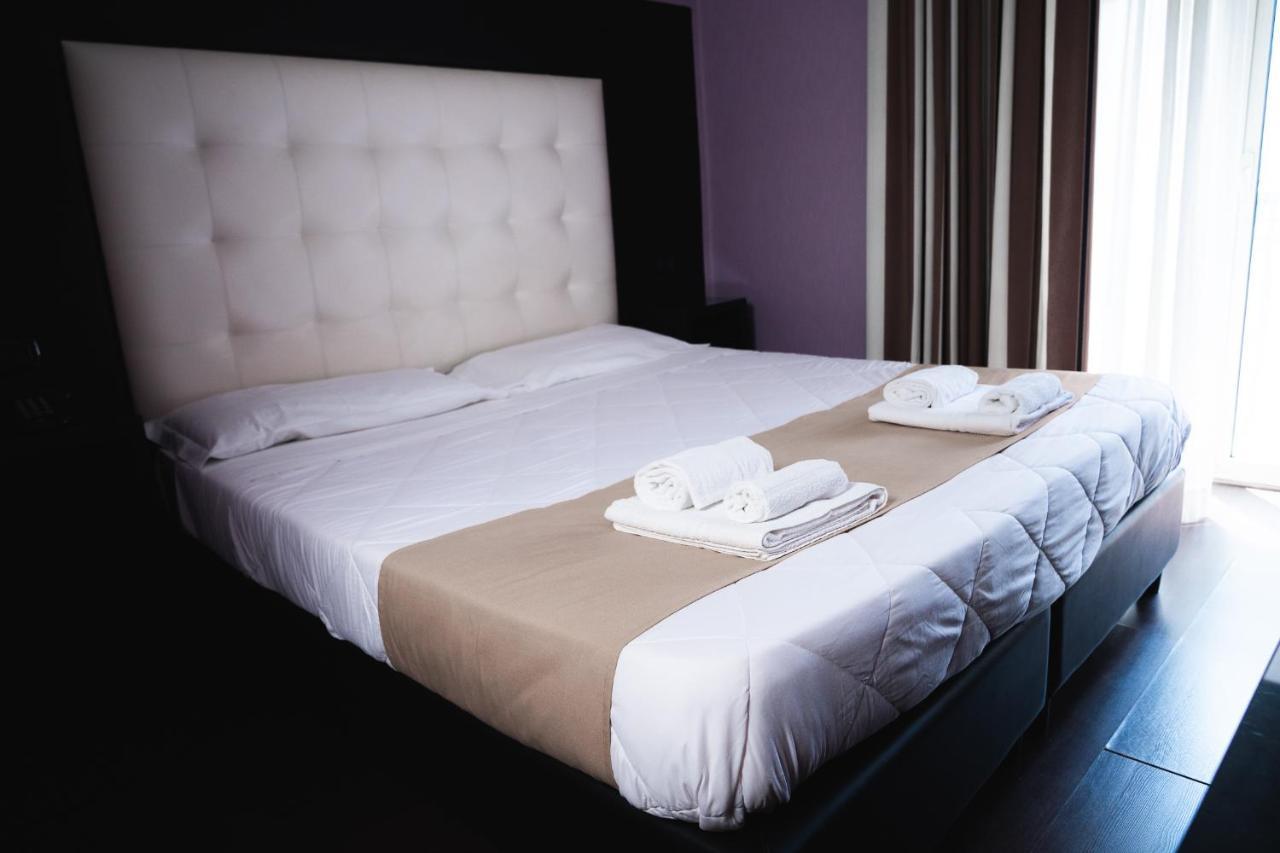 Sweet Central Hotel Касерта Екстериор снимка