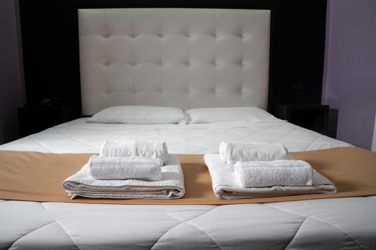 Sweet Central Hotel Касерта Екстериор снимка